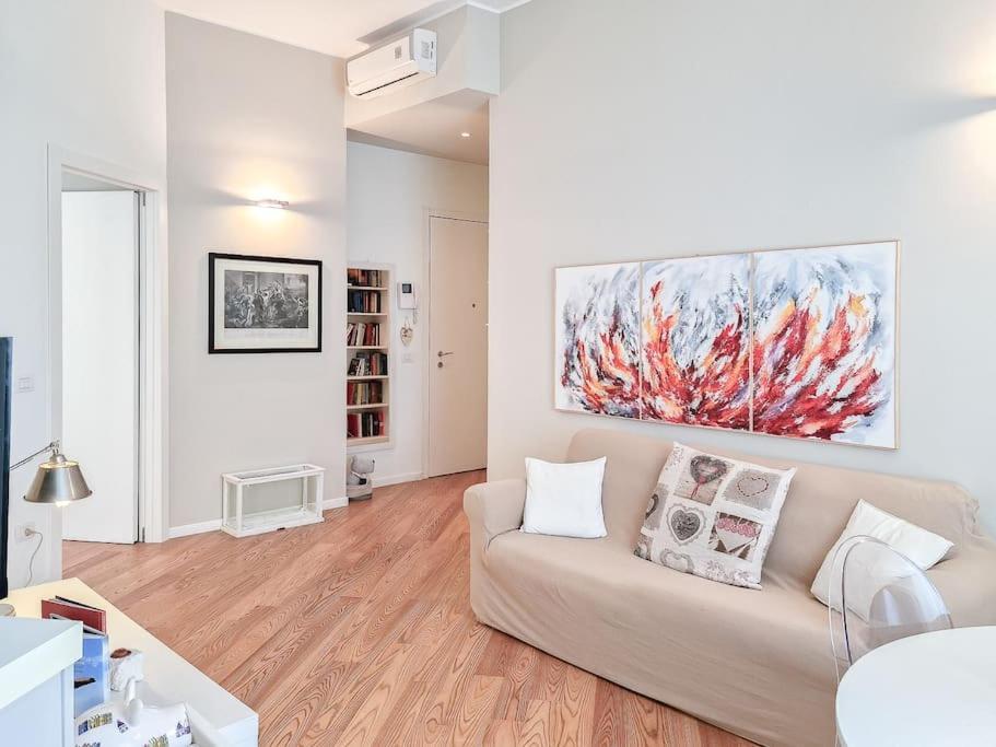 Charme On The River - City Center Appartement Verona Buitenkant foto