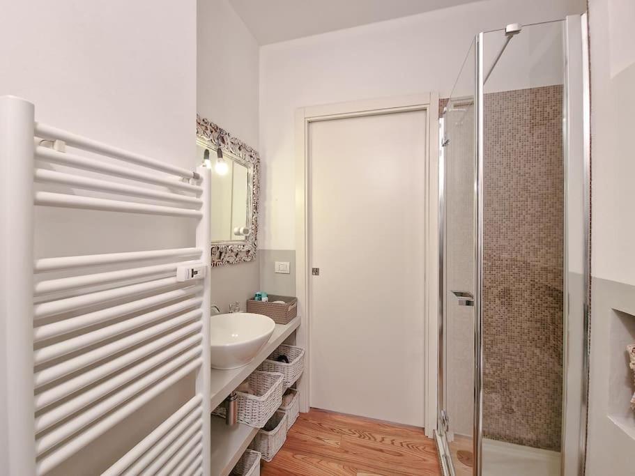 Charme On The River - City Center Appartement Verona Buitenkant foto