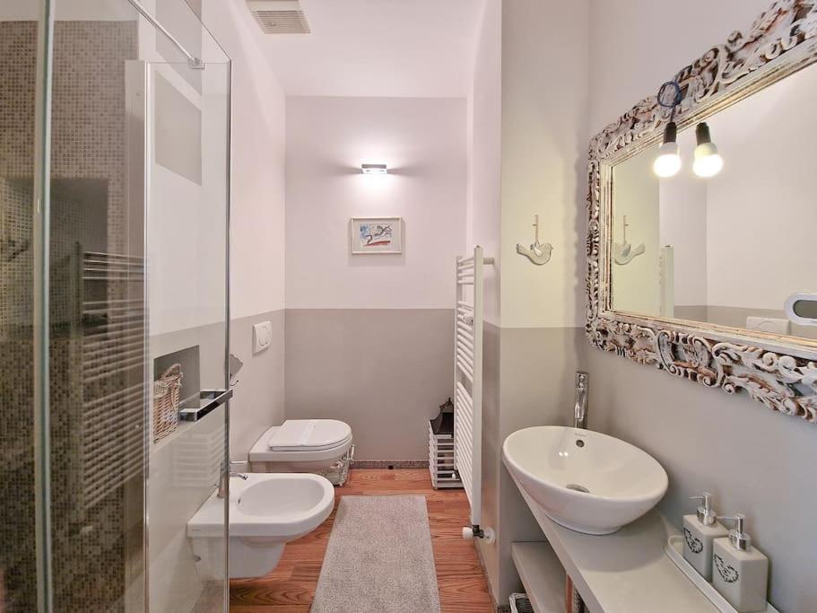 Charme On The River - City Center Appartement Verona Buitenkant foto